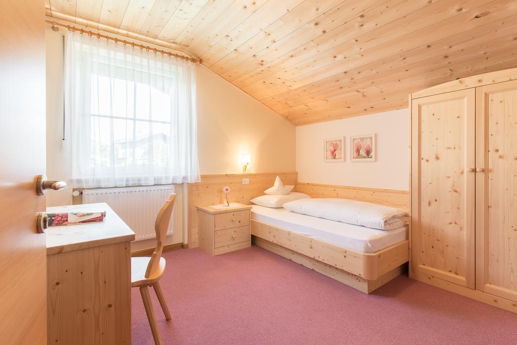Tirolerhof Pension Natz-Schabs Quarto foto