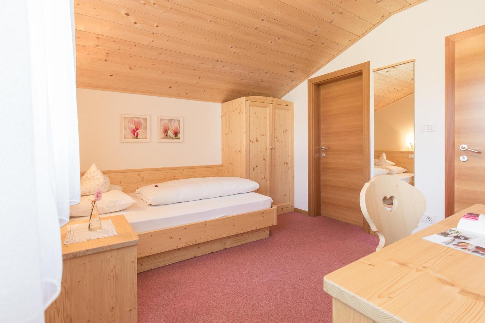 Tirolerhof Pension Natz-Schabs Quarto foto